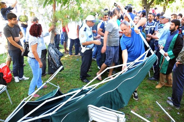 10 gündür aynı yerde duran STK çadırları polis zoruyla kaldırıldı. Fotoğraf: CİHAN.