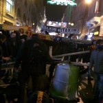 İstiklal Caddesi'nde bütün takımların taraftarları, hep birlikte 'Ali İsmail marşı'nı söyledi.