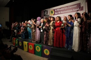 BDP, belediye başkanlığı için hem yüzde 40 kadın aday kotası koyuyor, hem de birçok yerde eşbaşkanlık usuluyle kadın aday belirliyor.