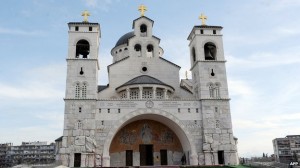 İsa'nın Dirilişi Kilisesi inşaatı sırasında mimarisi şatafatlı bulunduğu için de tepki çekmişti.