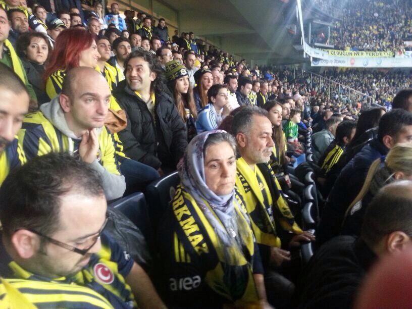 Ali İsmail Korkmaz'ın ailesi de Fenerbahçe taraftarıyla birlikte tribündeydi.