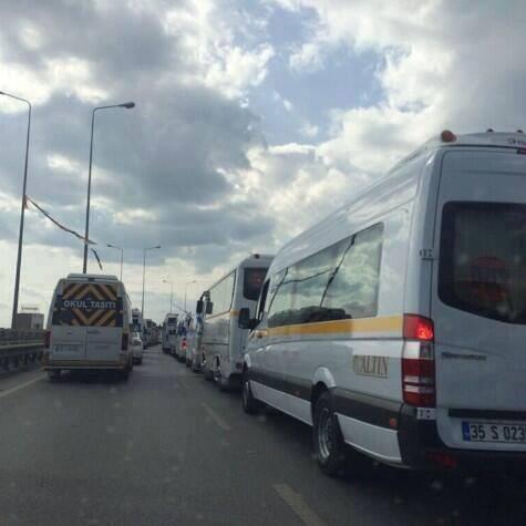 Manisa-İzmir yolu. Foto: @kolektifler