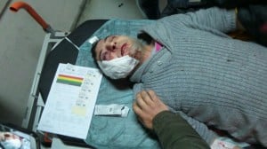 Polisin saldırısı sonucu Ramazan Apaydın başından yaralandı.