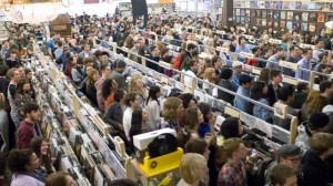 20120421-Record-Store-Day-The-Crowd-at-Sonic-Boom-36-Photo-by-Corbin-Smith-640x360