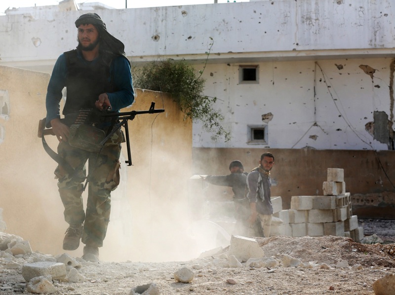 Suriye'nin Halep bölgesindeki çatışmalar da sürüyor. (Fotoğraflar: Reuters)