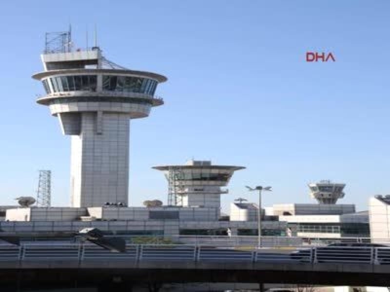 ataturk-havalimani-nda-leylek-alarmi-5013906_400