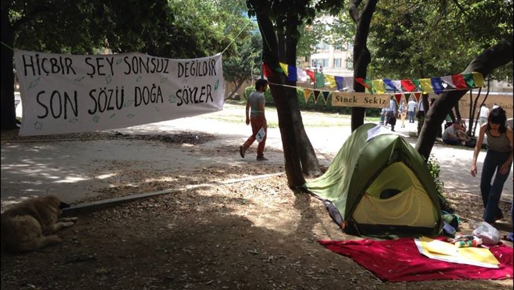 28 Mayıs gecesi İrem'in kurduğu çadır, o gece baskında yerle bir edildi.