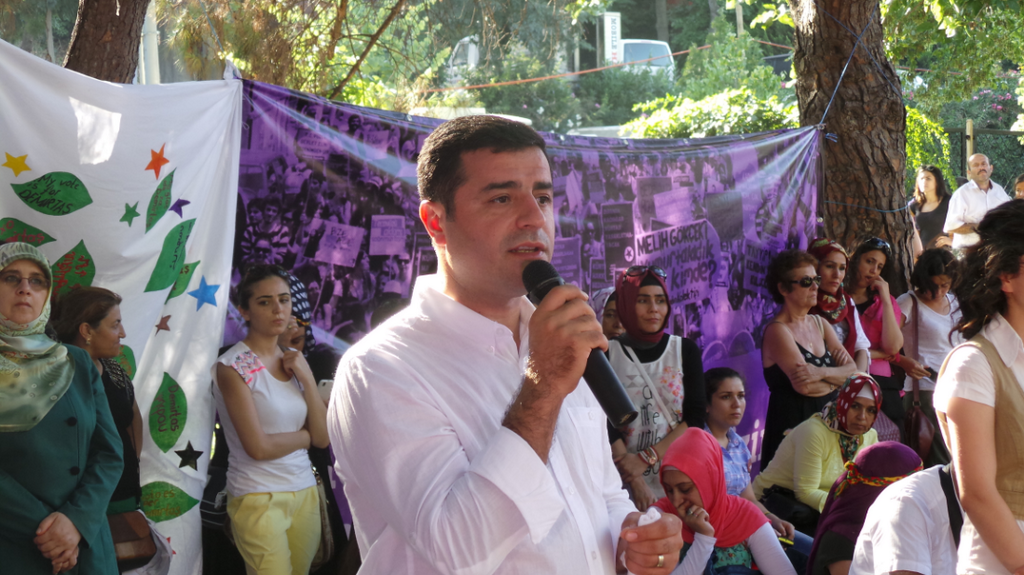 fotoğraflar: Twitter / @DegisiminAdayı