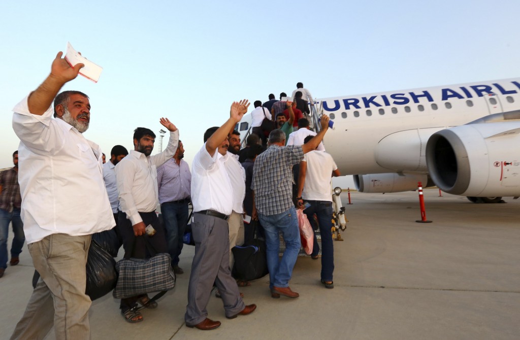 Rehineler Erbil'den uçağa bindiirilmişti.