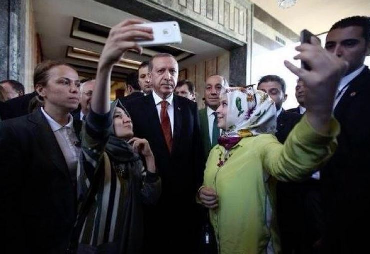erdogan selfie