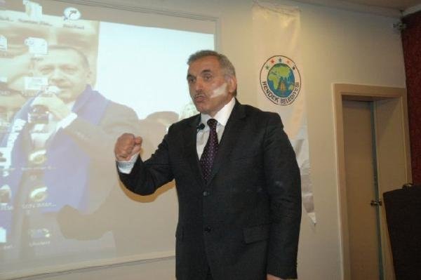 Hendek Belediye Başkanı Ali İnci Fotoğraf: DHA