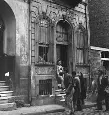 Beyoğlu'ndaki meşhur Abanoz Sokağı