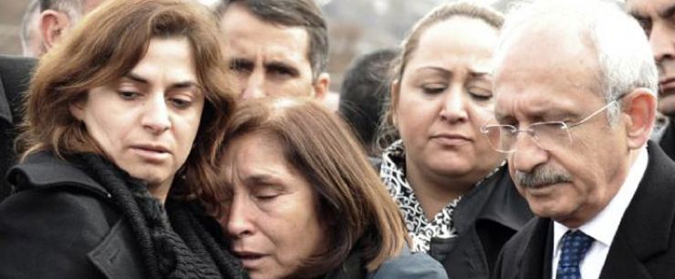 Kılıçdaroğlu'nun kayınvalidesi Fatma Özdağ, bugün yapılan cenaze töreniyle son yolculuğuna uğurladı.