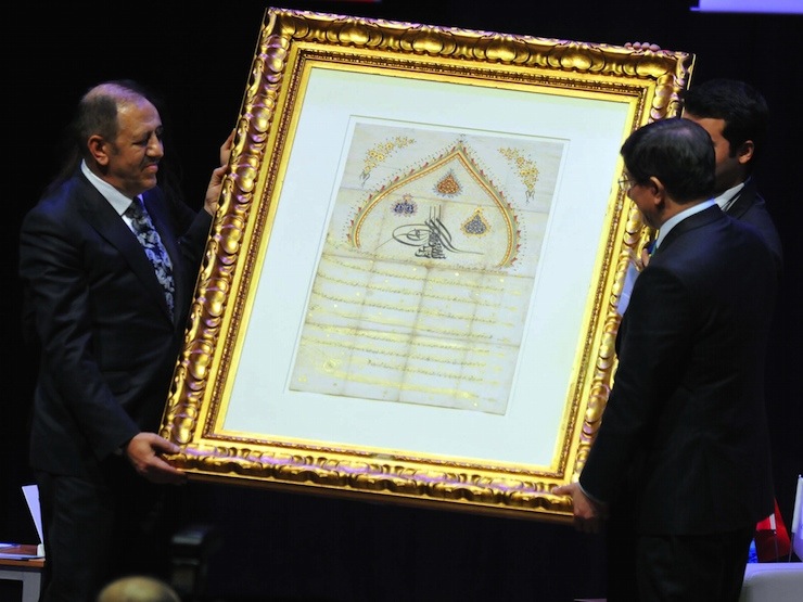 davutoglu hediye
