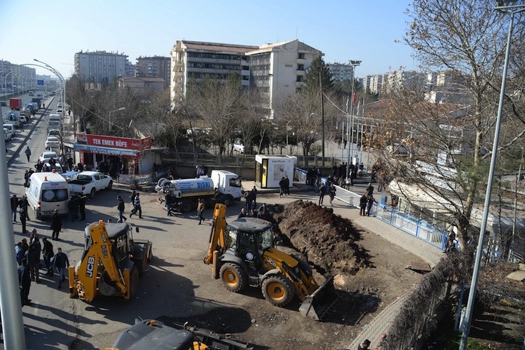 Diyarbakir hendek3