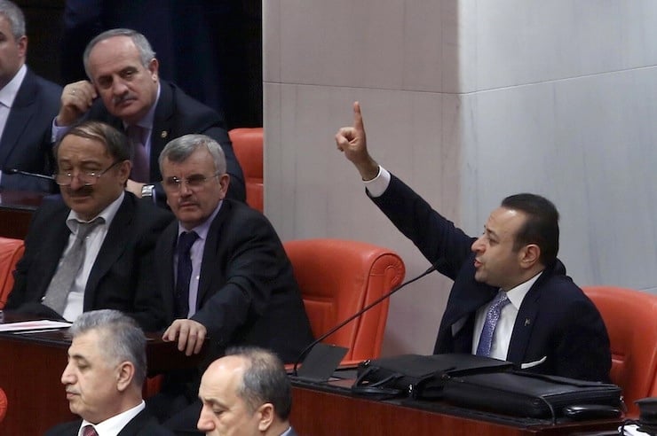 ANKARA.  4 ESKI BAKANIN YUCE DIVANA GONDERILMESIYLE ILGILI TBMM GENEL KURUL TOPLANTISI.