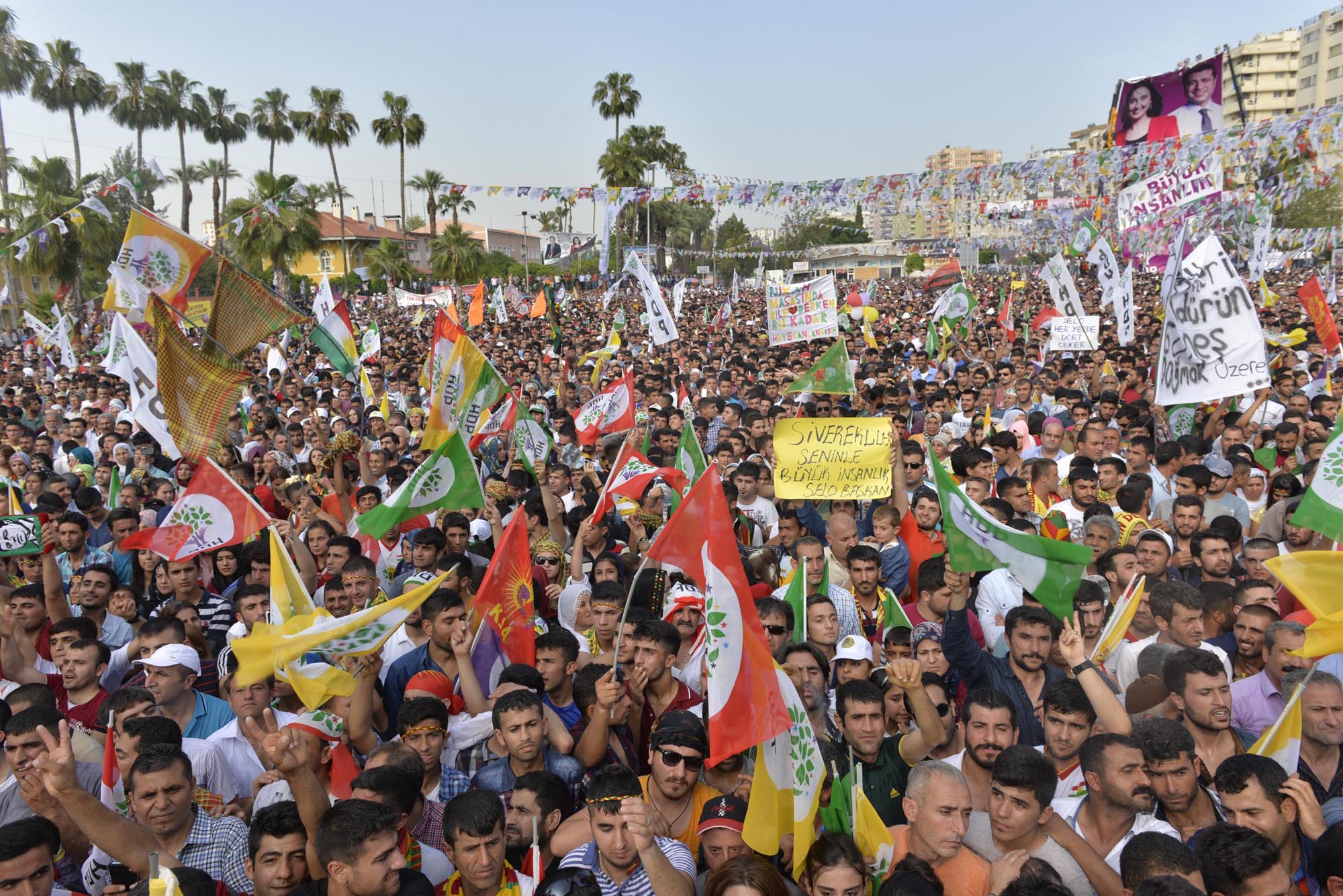 demirtas-baraji-asacagiz-ve-tehlikeyi-durduracagiz-2-_7153_dhaphoto8