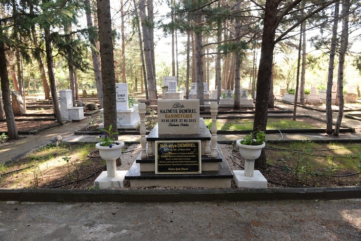 demirel mezar