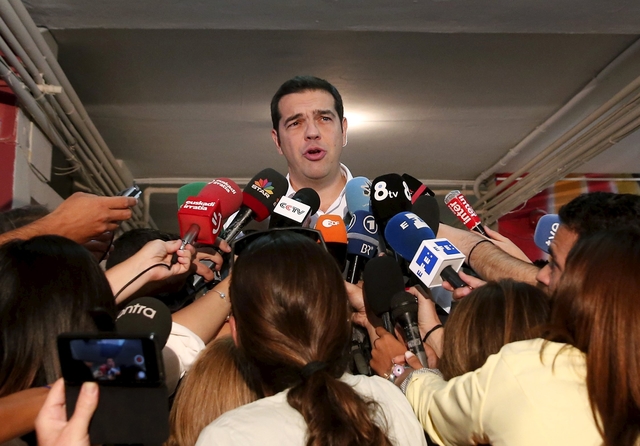 SYRIZA lideri Aleksis Çipras seçmenlerine "Önümüzde iş ve mücadele yolu açılıyor" sözleriyle seslendi.