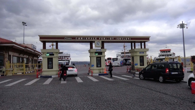 CANAKKALE'DE OLUMSUZ HAVA SARTLARI NEDENIYLE GOKCEADA VE BOZCAADA'YA YAPILAN SEFERLER IPTAL EDILDI. (FOTO: BURAK GEZEN / CANAKKALE, DHA)