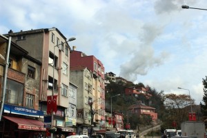 Santralden yüksele dumanlar her yerden görülebiliyor. 