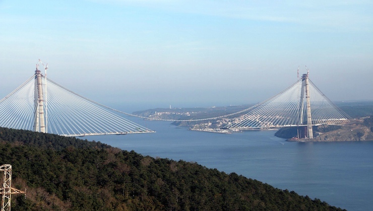 3. KOPRUNUN OLUSTURACAGI MANZARA ORTAYA CIKMAYA BASLADI. (FOTO: CEMAL KOYUK/ISTANBUL, DHA)