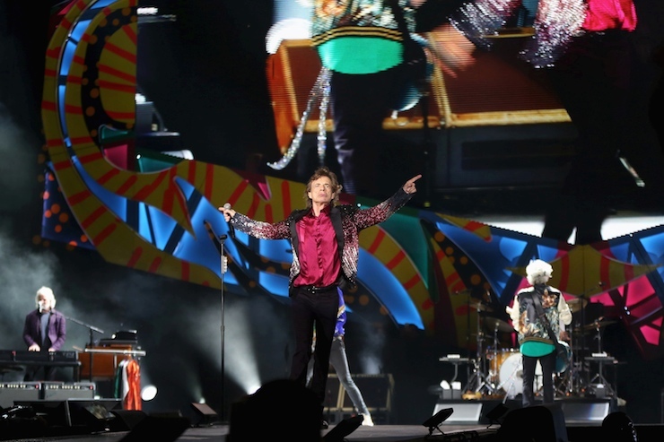 Mick Jagger (C) of the Rolling Stones performs a free outdoor concert at Ciudad Deportiva de la Habana sports complex in Havana, Cuba March 25, 2016. REUTERS/Alexandre Meneghini