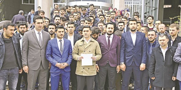 Hürriyet ve Adalet Platformu, daha önce de KPSS sorularının sızdırılmasına ilişkin 54'ü tutuklu 230 sanıklı dava öncesi açıklama yapmıştı.