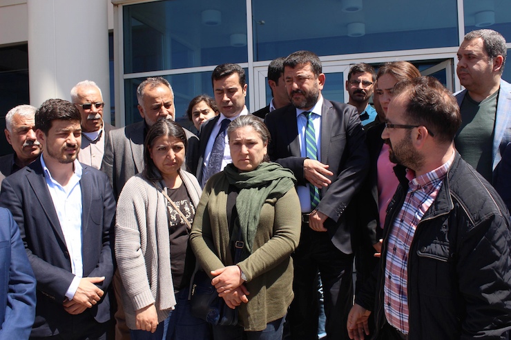 Ali İsmail Korkmaz'ın ailesine Berkin Elvan'ın annesi Gülsüm Elvan da eşlik etti. 