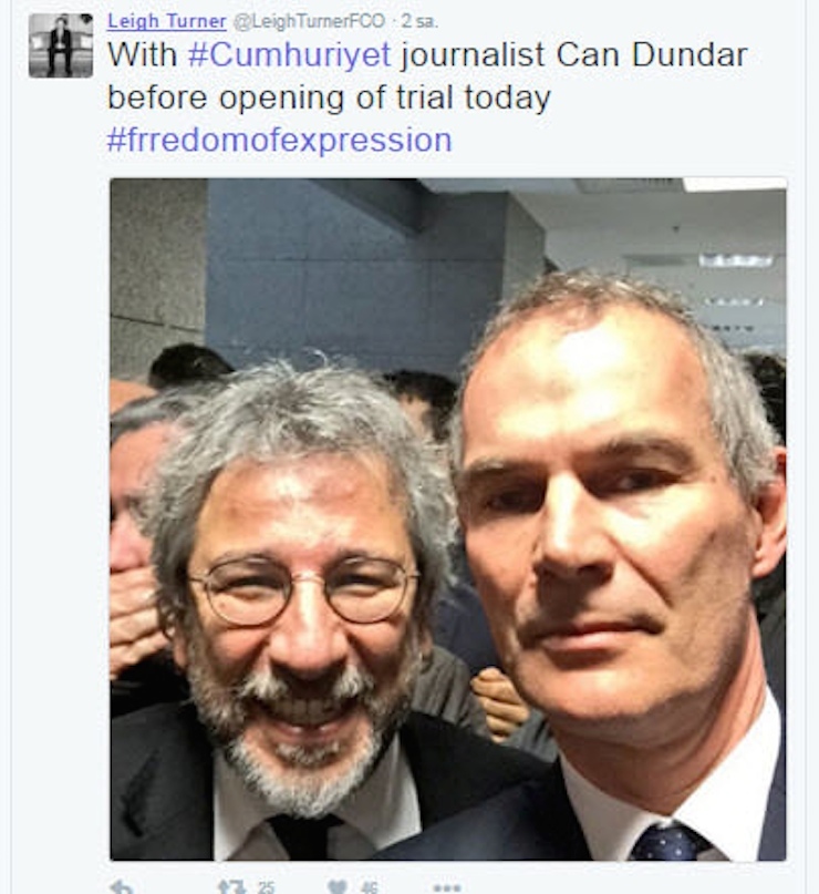 can dundar selfie