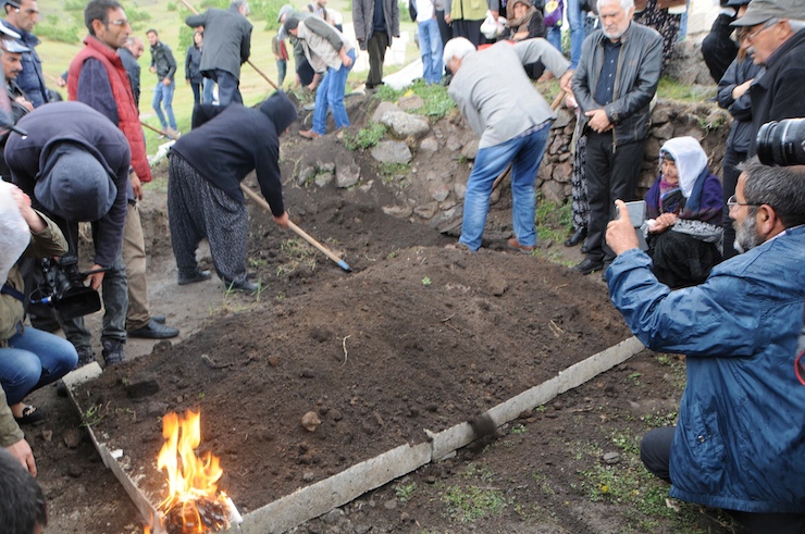 dersim mezar4