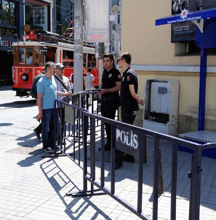 istiklal polis1