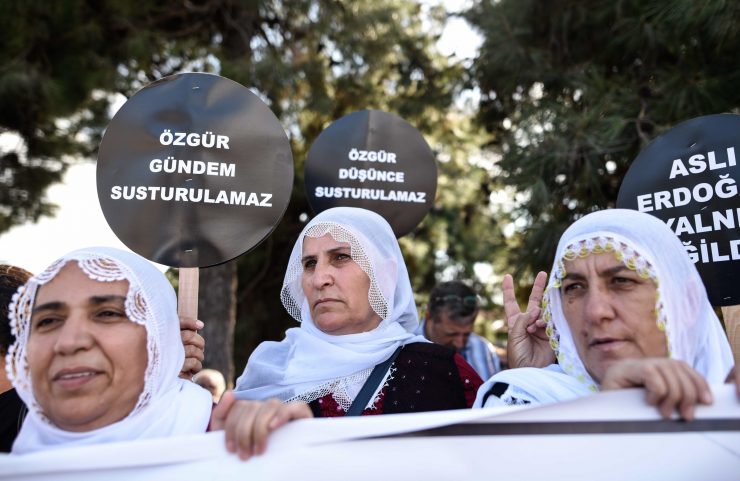 MILLETVEKILLERI OZGURLUK NOBETINDE