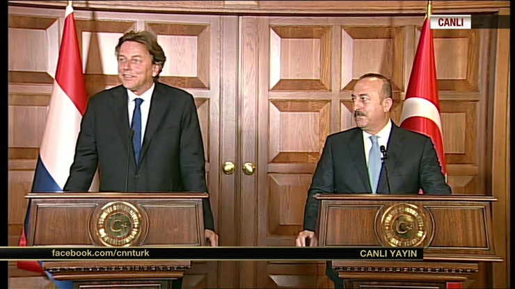 cavusoglu-hollanda