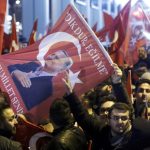2017-03-11T205545Z_1537951151_LR1ED3B1M4MQH_RTRMADP_3_TURKEY-REFERENDUM-NETHERLANDS