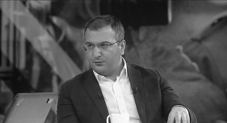Cem Küçük TGRT ve Türkiye'den ayrıldı: Yazılanlara gülüp geçiyorum