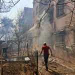 Hatay'daki orman yangını kontrol altına alınmaya çalışılıyor
