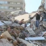 İzmir'de deprem