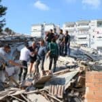 İzmir'de deprem