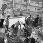 İzmir'de deprem