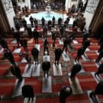 cami-namaz1-aa