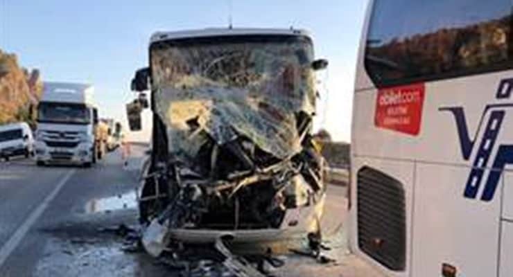 Afyonkarahisar Da Uc Tir Bir Yolcu Otobusunun Karistigi Kaza Hostes Hayatini Kaybetti 35 Kisi Yaralandi Diken