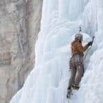 Erzurum'da sporcuların donan doğal şelalelere tırmanışı nefes kesti