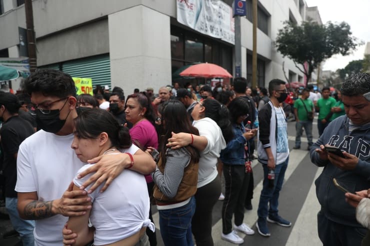 Meksika'nın Michoacan eyaletinde 7,6 büyüklüğünde deprem meydana geldi. Depremde ilk bilgilere göre bir kişi öldü.