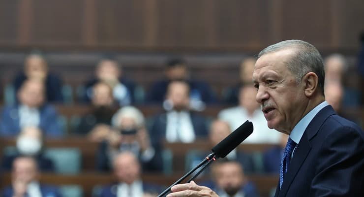Erdoğan'dan, Saray'da bakanlarla EYT ve asgari ücret toplantısı (AA)
