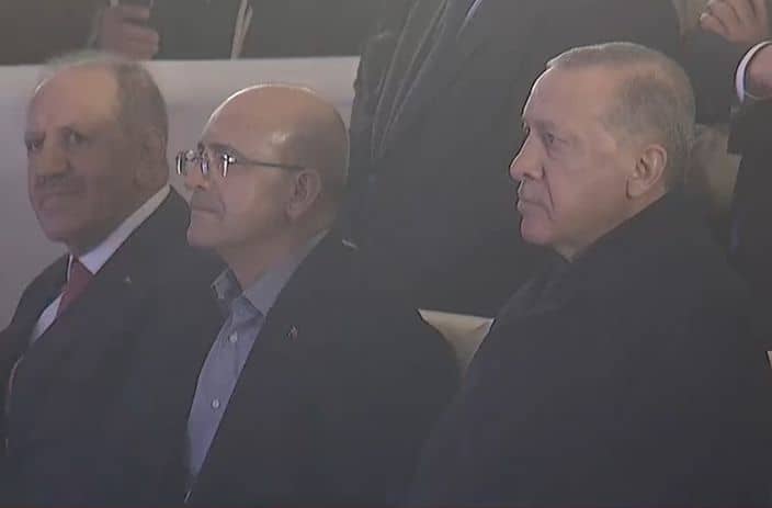 Sırasıyla; Kalyoncu, Mehmet Şimşek, Erdoğan. (Twitter)