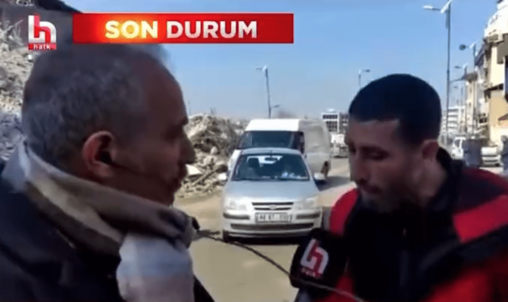 Halk TV muhabiri Ferit Demir'e çekiçli tehdit. (YouTube)