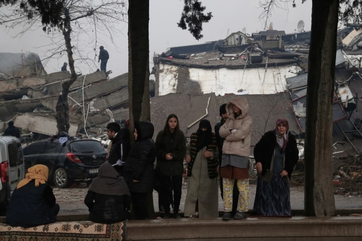 Depremzedeler için barınma kampanyası. (Reuters)