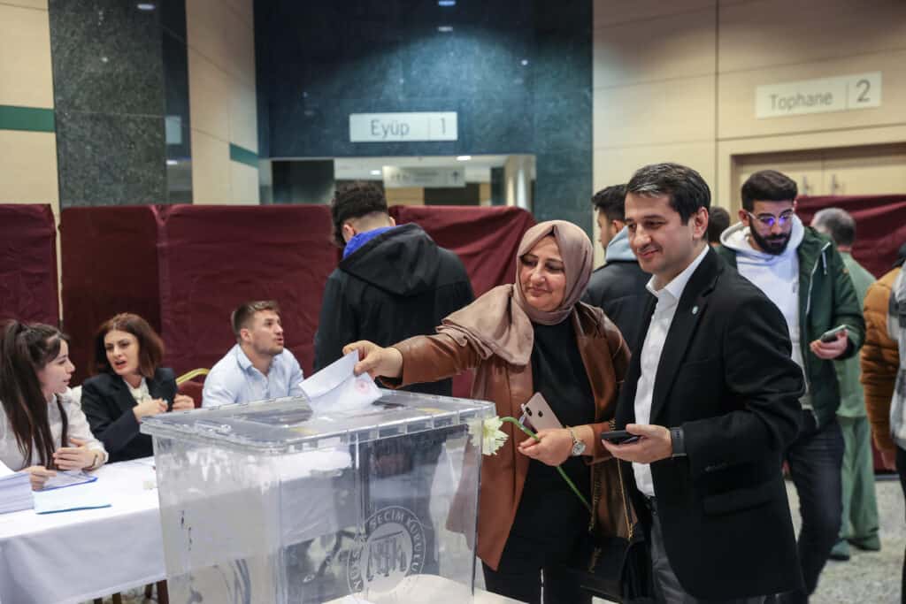 İYİ Parti temayül yoklamasında beklenmeyen sonuçlar çıktı. (AA)