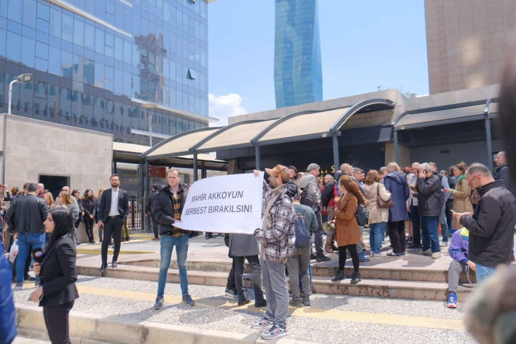 Mahir Akkoyun için adliye önünde eylem. (Diken)
